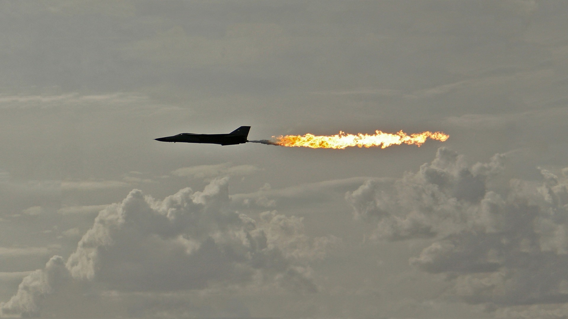 avion ciel accélération feu flamme russie