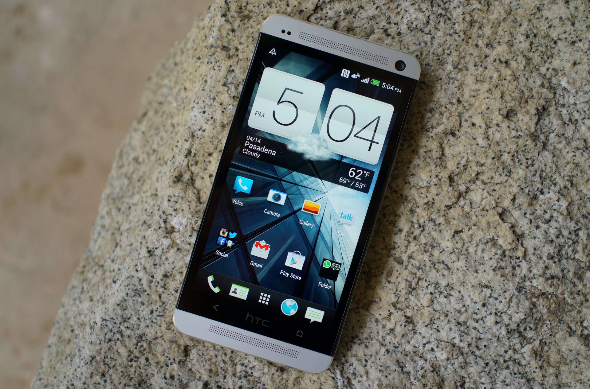 htc one smartphone stein