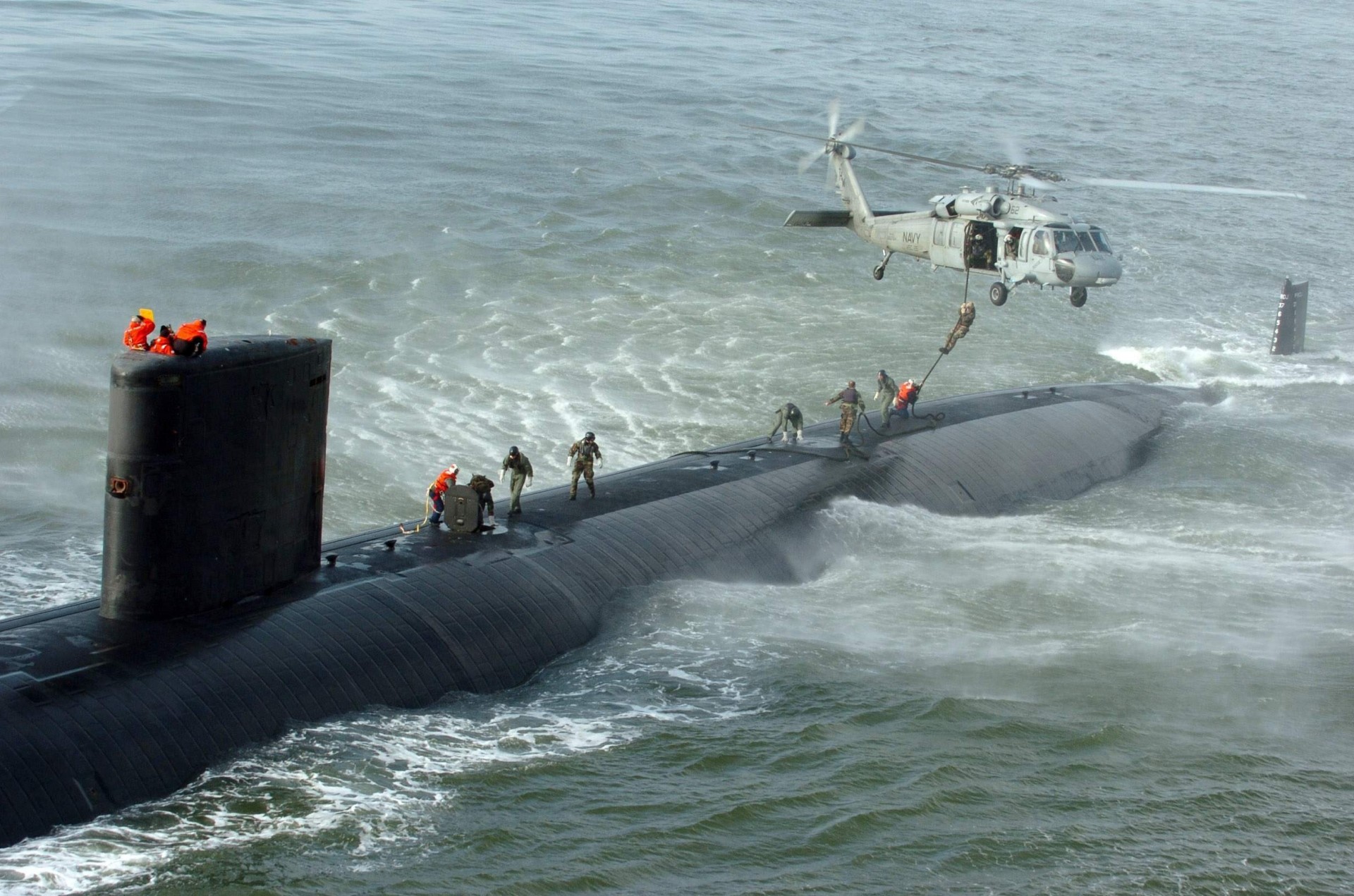 gris mer sous-marin militaire hélicoptère