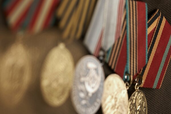 A set of WWII medals from a clear to a blurry image