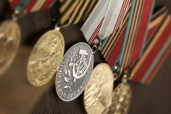 Medalla dedicada a los veteranos del trabajo
