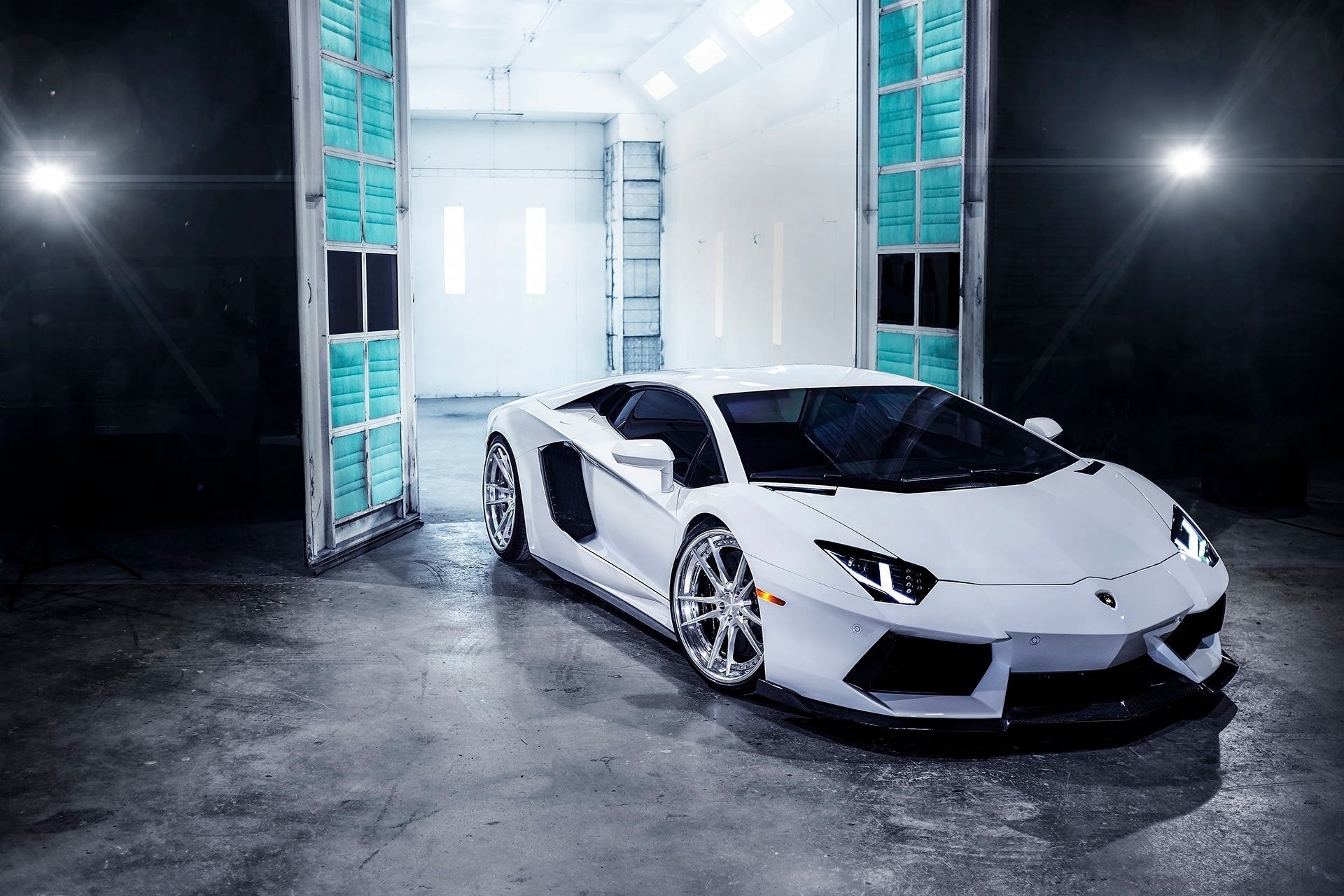 белый lamborghini aventador