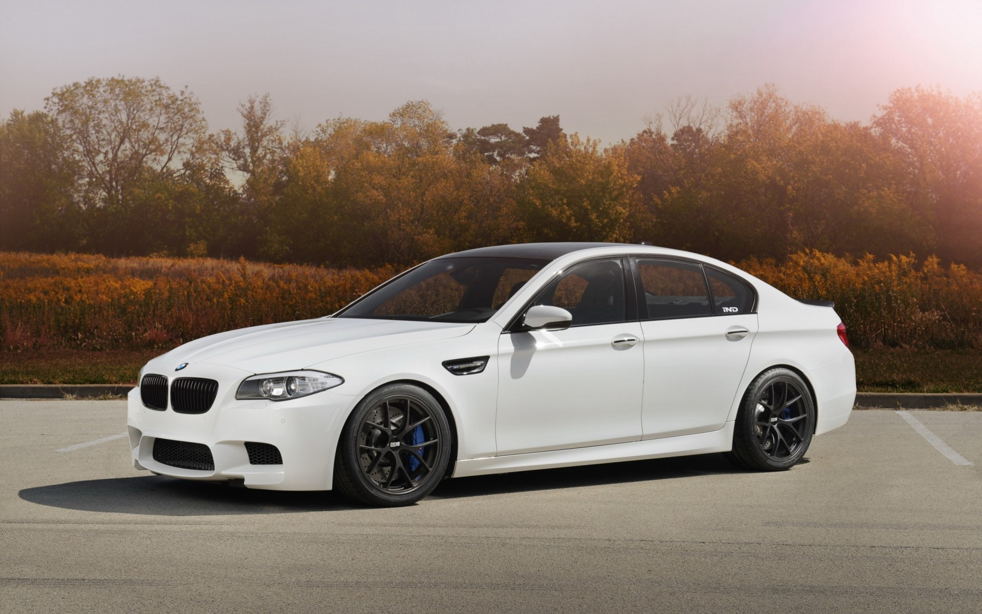 m5 f10 спортивный седан bmw bbs белый диски