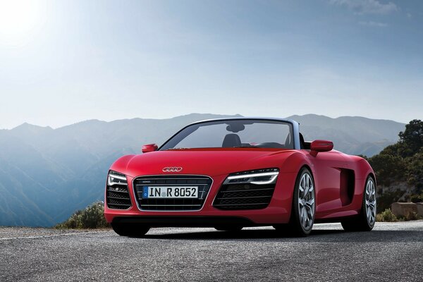 Coche rojo, Audi en la carretera