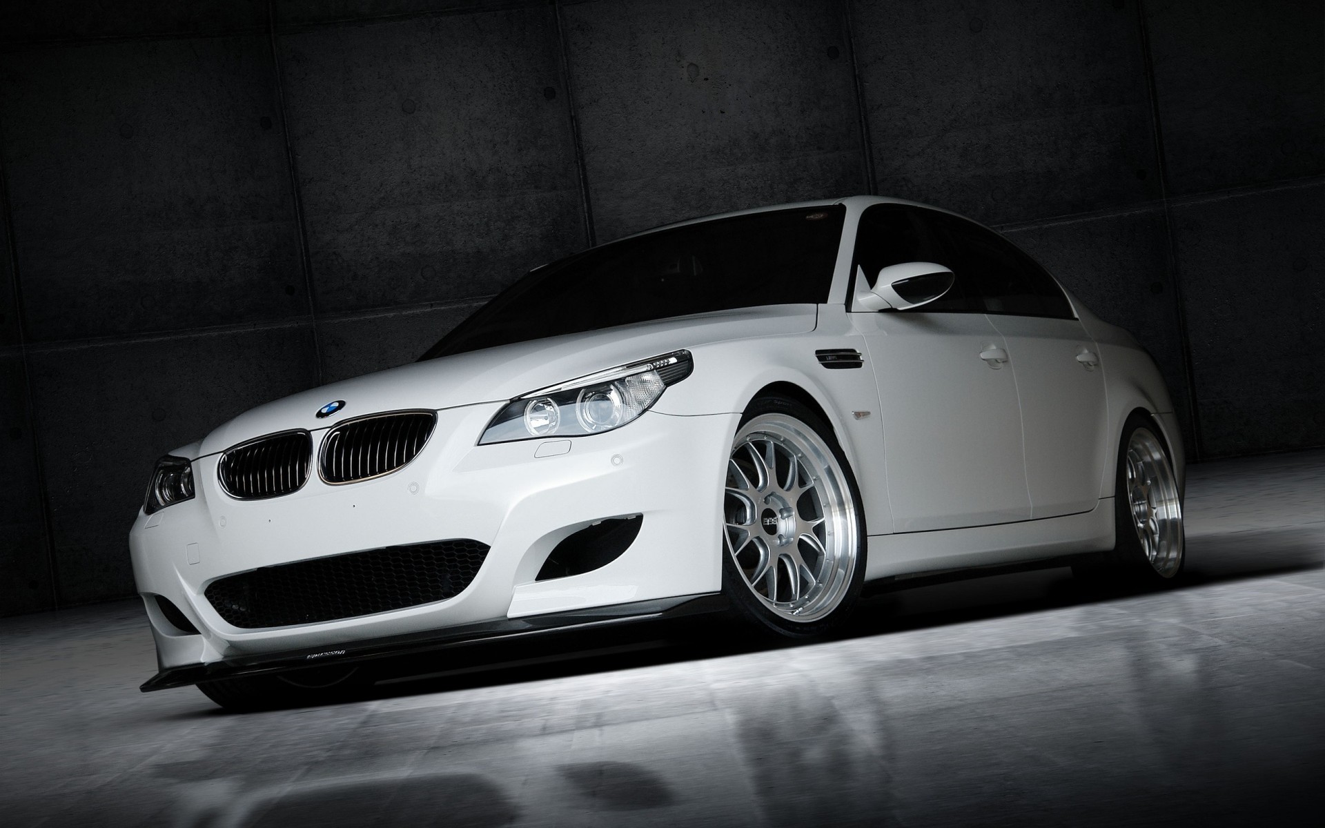 m5 bmw jantes bbs blanc berline e60 vue de face