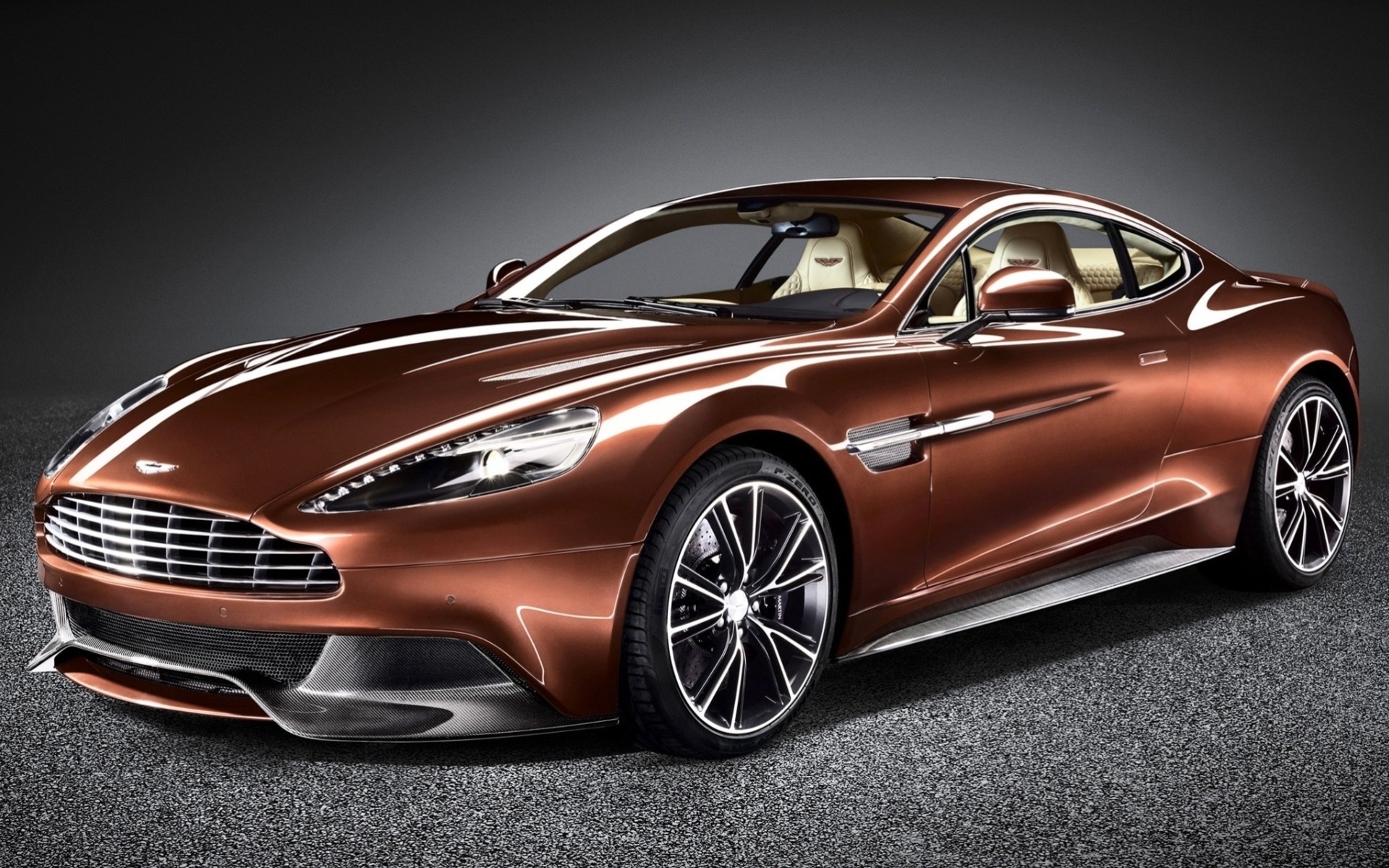 суперкар ванкуиш aston martin