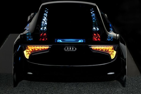 Auto con fari a LED inclusi