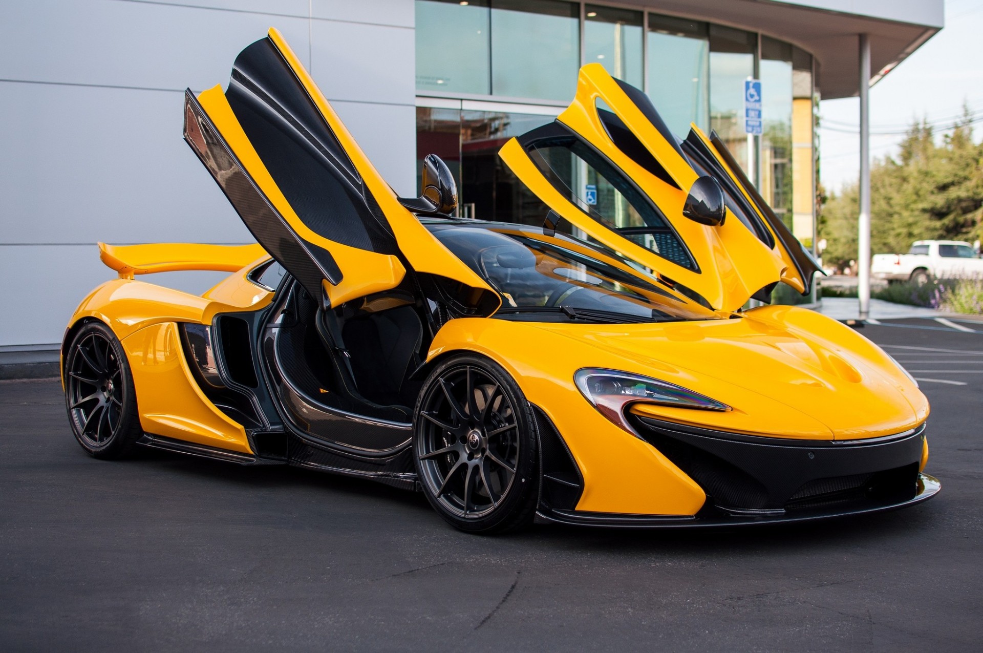 yellow supercar p1 mclaren