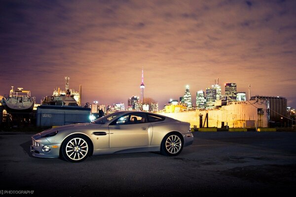 Sports car on the background of the night city