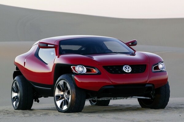 Volkswagen SUV rojo en el desierto