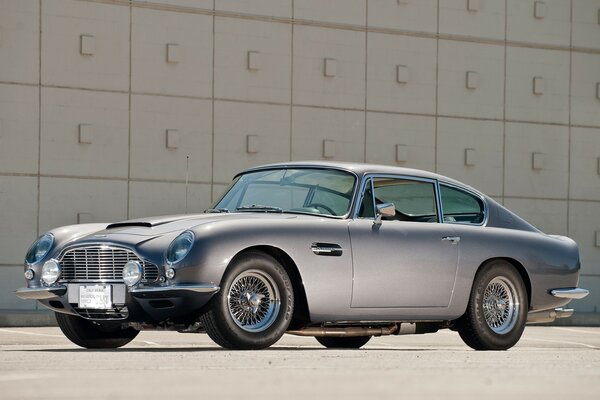 Englisches Auto Aston Martin