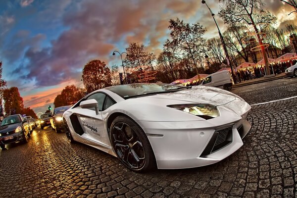 In the evening, an Italian sports Lamborghini was found on the street