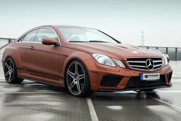 Mercedes Benz coupe is a high-speed and very bright design