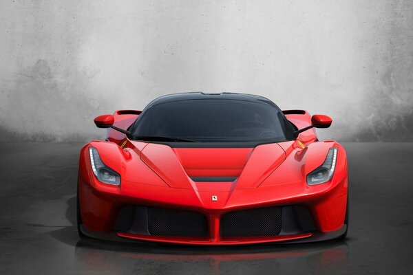 Ferrari avec l âme de la panthère rouge avec le design 2014