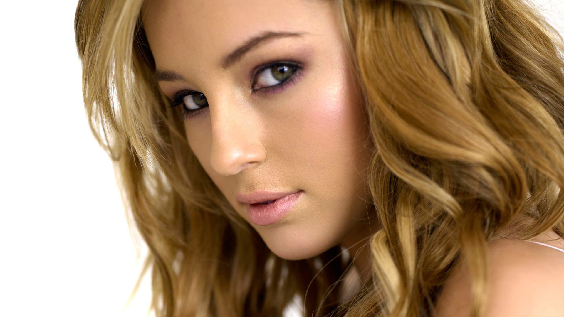 keeley hazell chica mirada ojos labios cabello