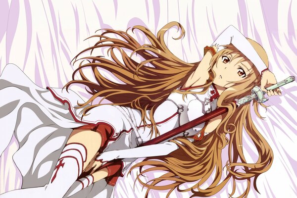 Yuki Asuna abraza la espada en la cama