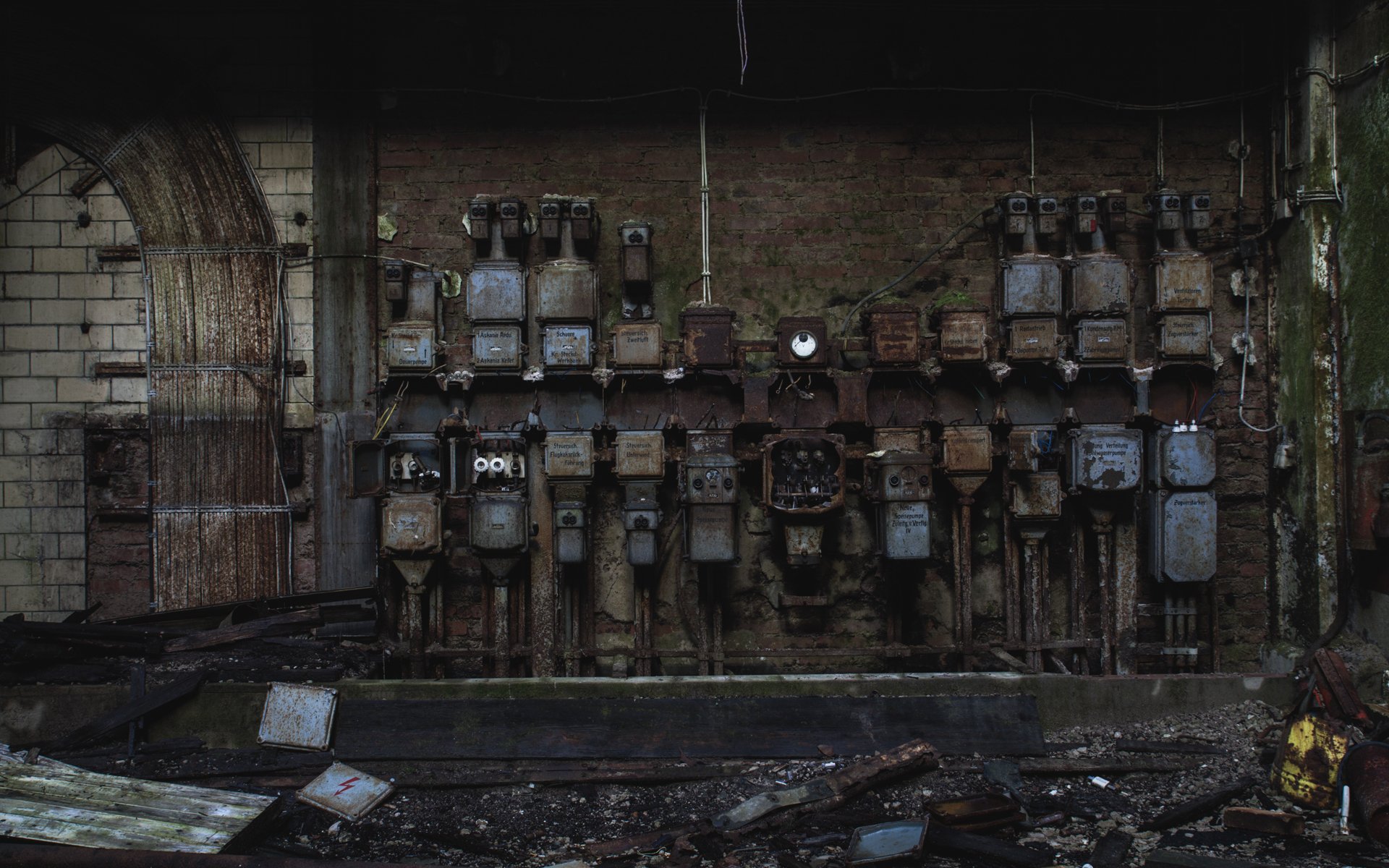 photo usine fils électricité bouclier abandon