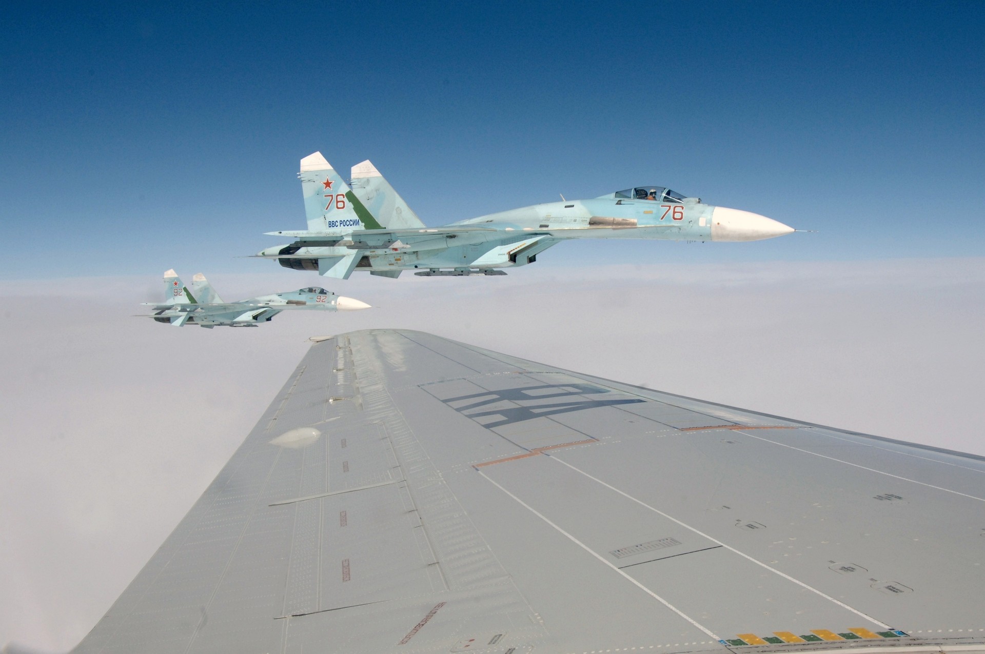 plane fighter russia pilot air force wing su-27