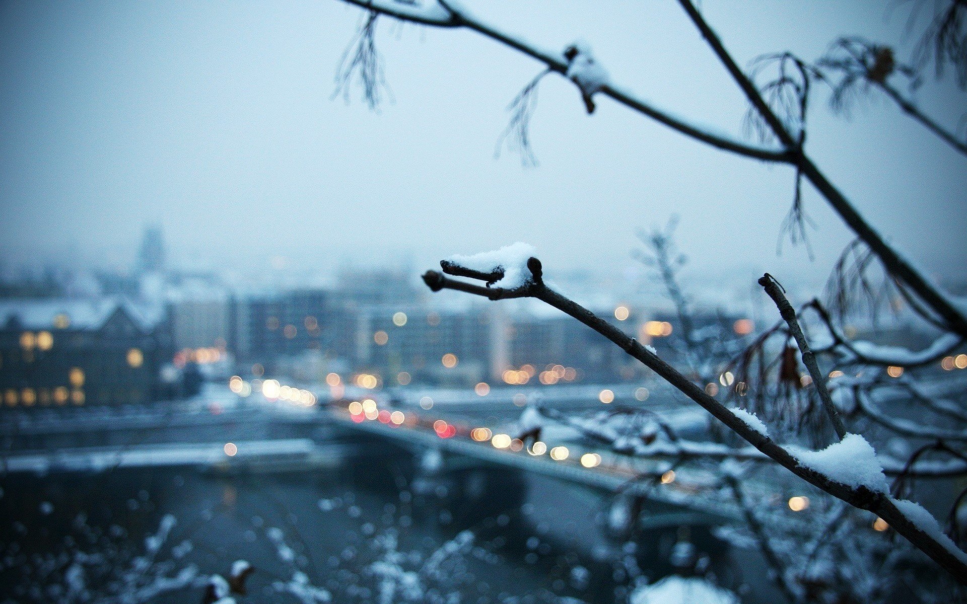 stadt am morgen winter schnee