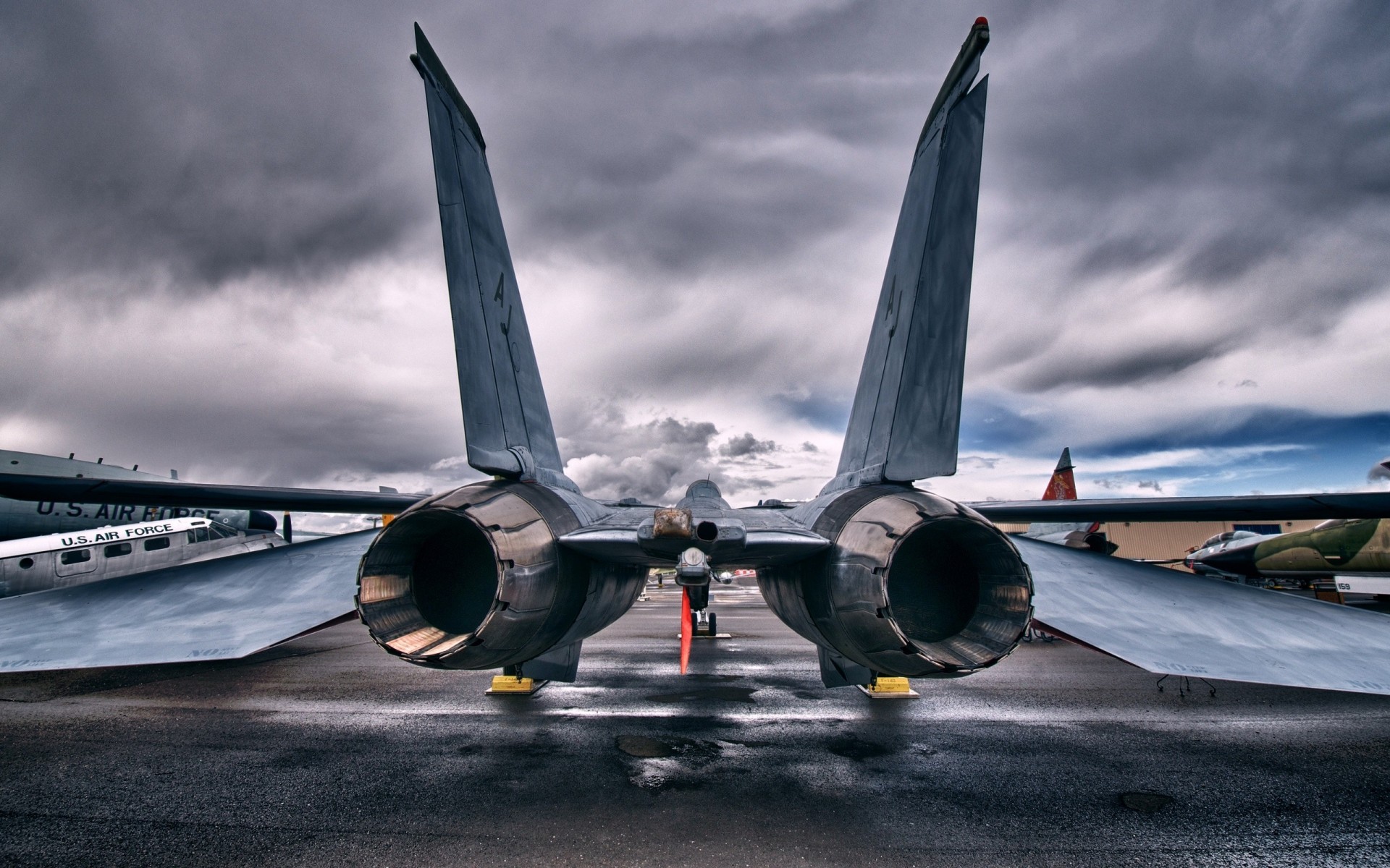 grau militär flugzeug makro wolke