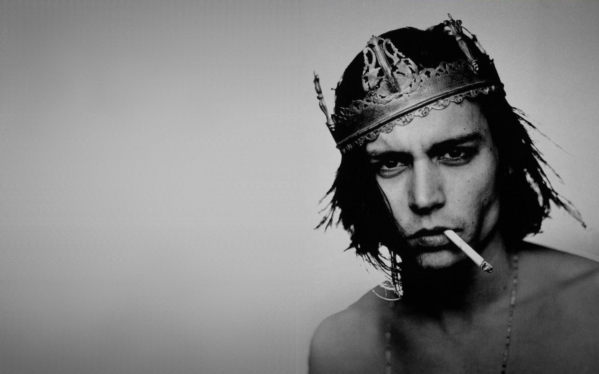 johnny depp actor crown cigarette look portrait actors eyes face movies movie black and white