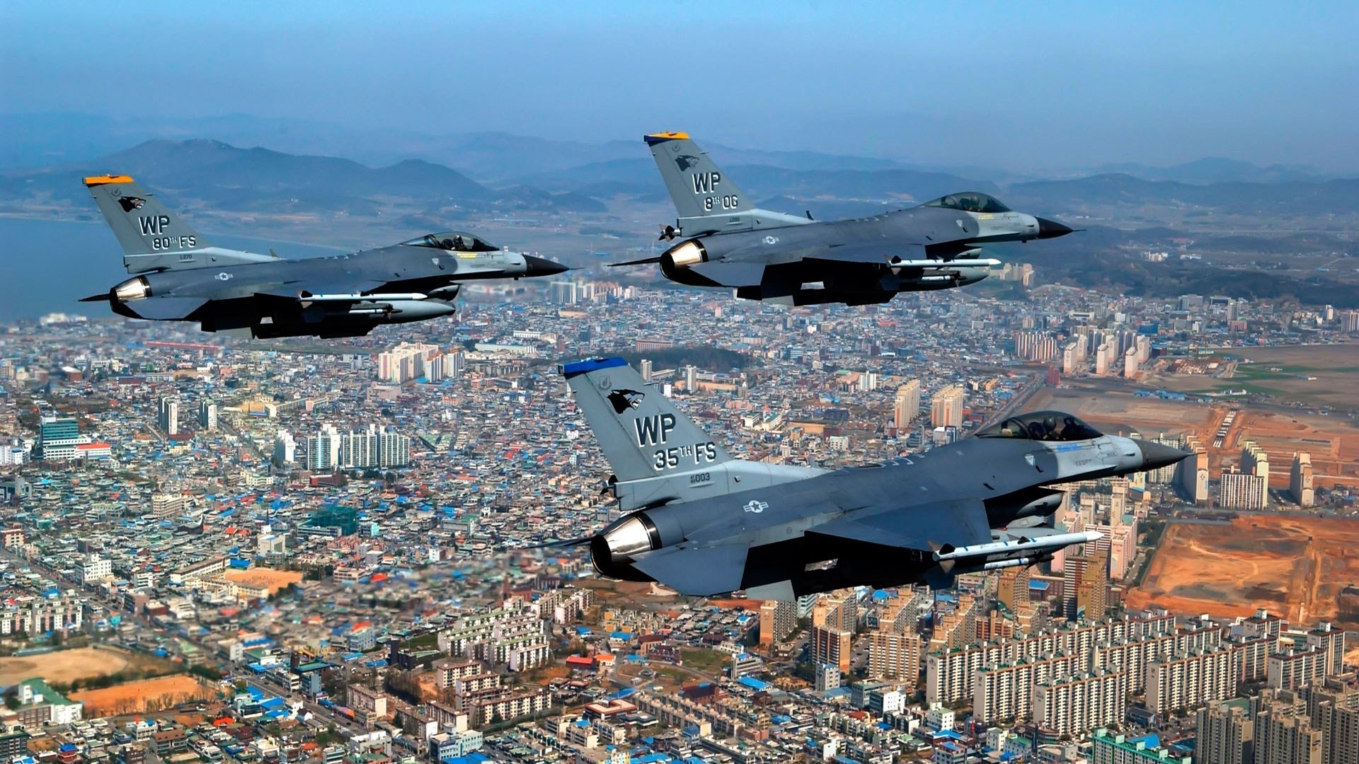 caccia militare f-16 aereo