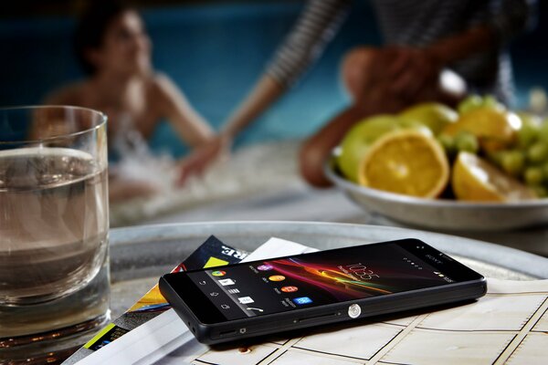 Sony Xperia Handy auf dem Tisch