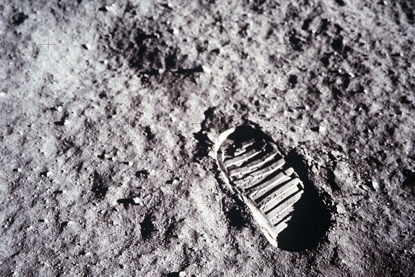 Ślad buta astronauty na Księżycu