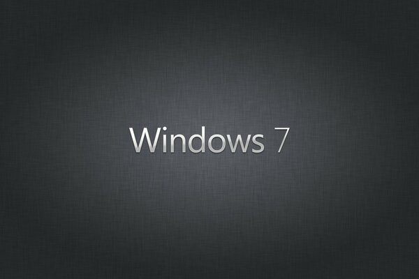 Mmnimalismo en el fondo negro de Windows 7