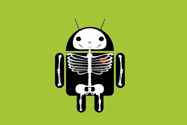 Android con esqueleto y corazón