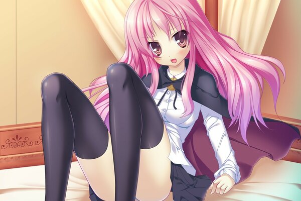 Anime chica con el pelo rosa en la cama