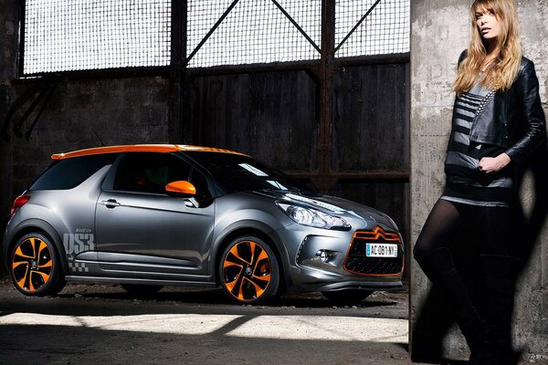 Fille et gris orange citroen