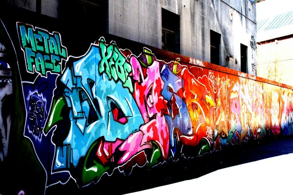 So ein Graffiti an der Straßenwand