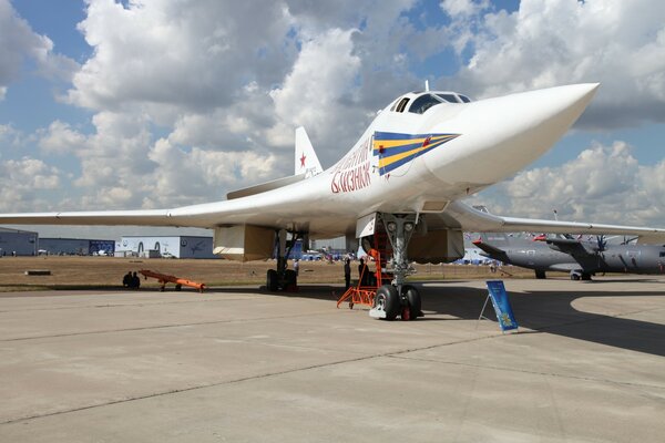 The Russian Tu-160 landed in Moscow on March 5