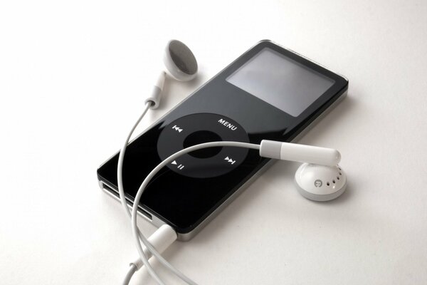 Lecteur Mp3 noir avec casque blanc