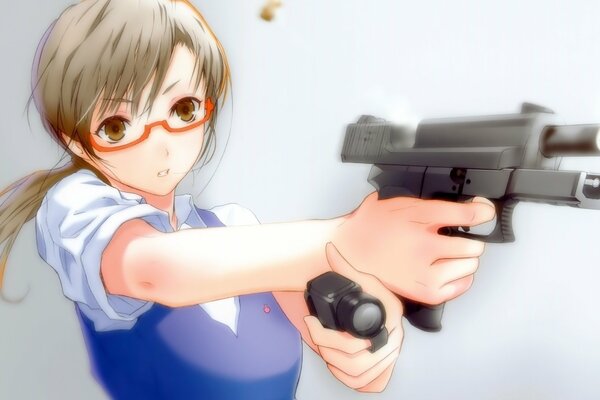 Mädchen mit Brille schießt aus einer Pistole