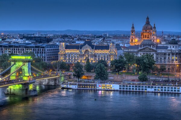 Hermosa Hungría, Budapest vespertina