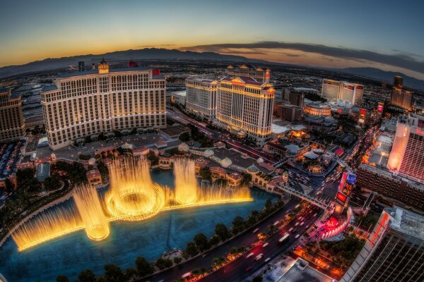 Panorama hotel con fuente de las Vegas