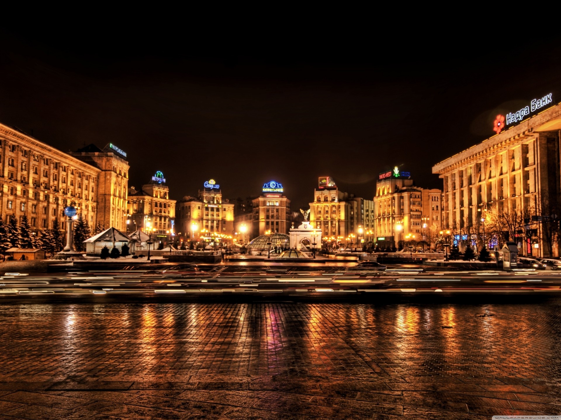 building ukraine kiev night street light town