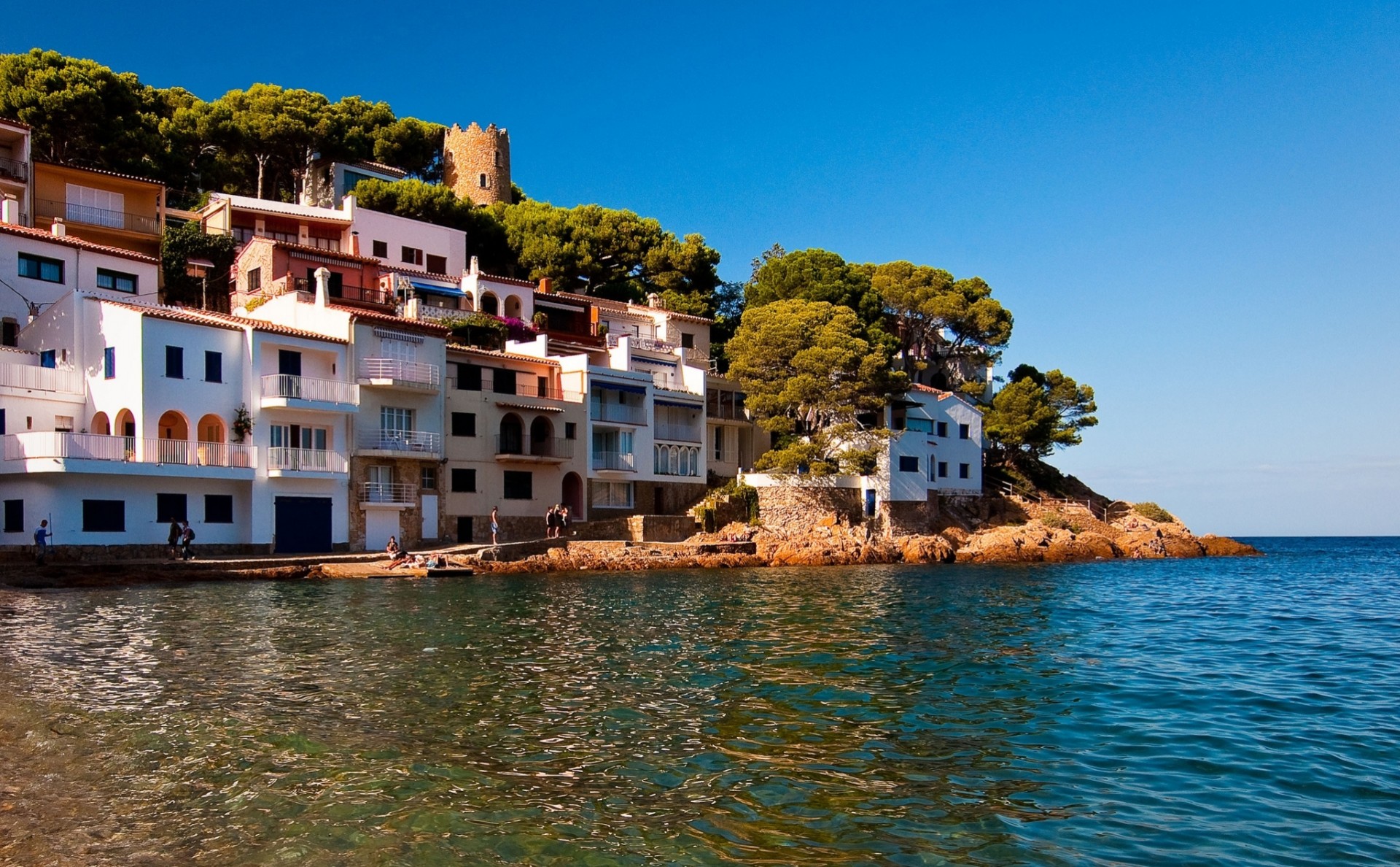 wybrzeże morze śródziemne costa brava morze hiszpania promenada