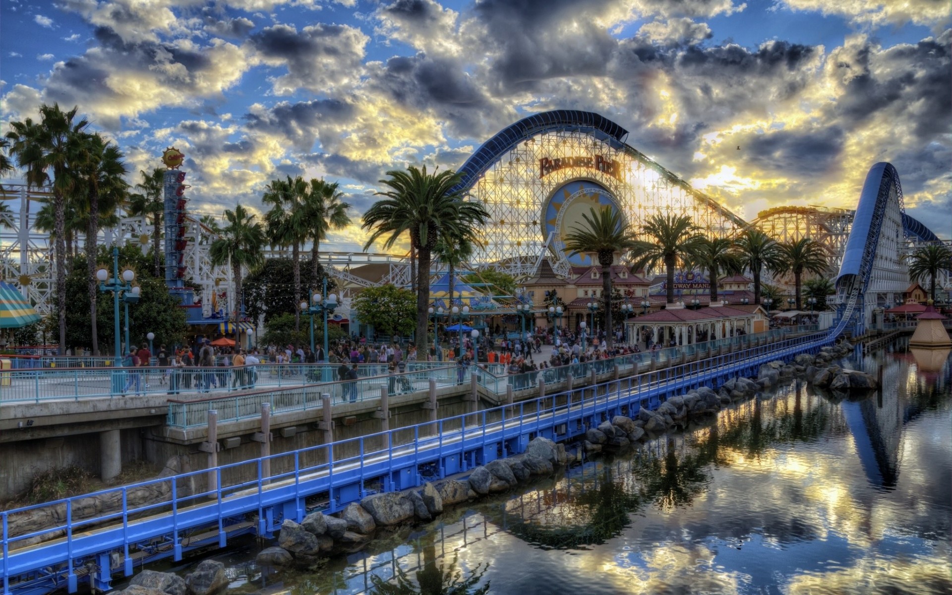 californie attractions disneyland