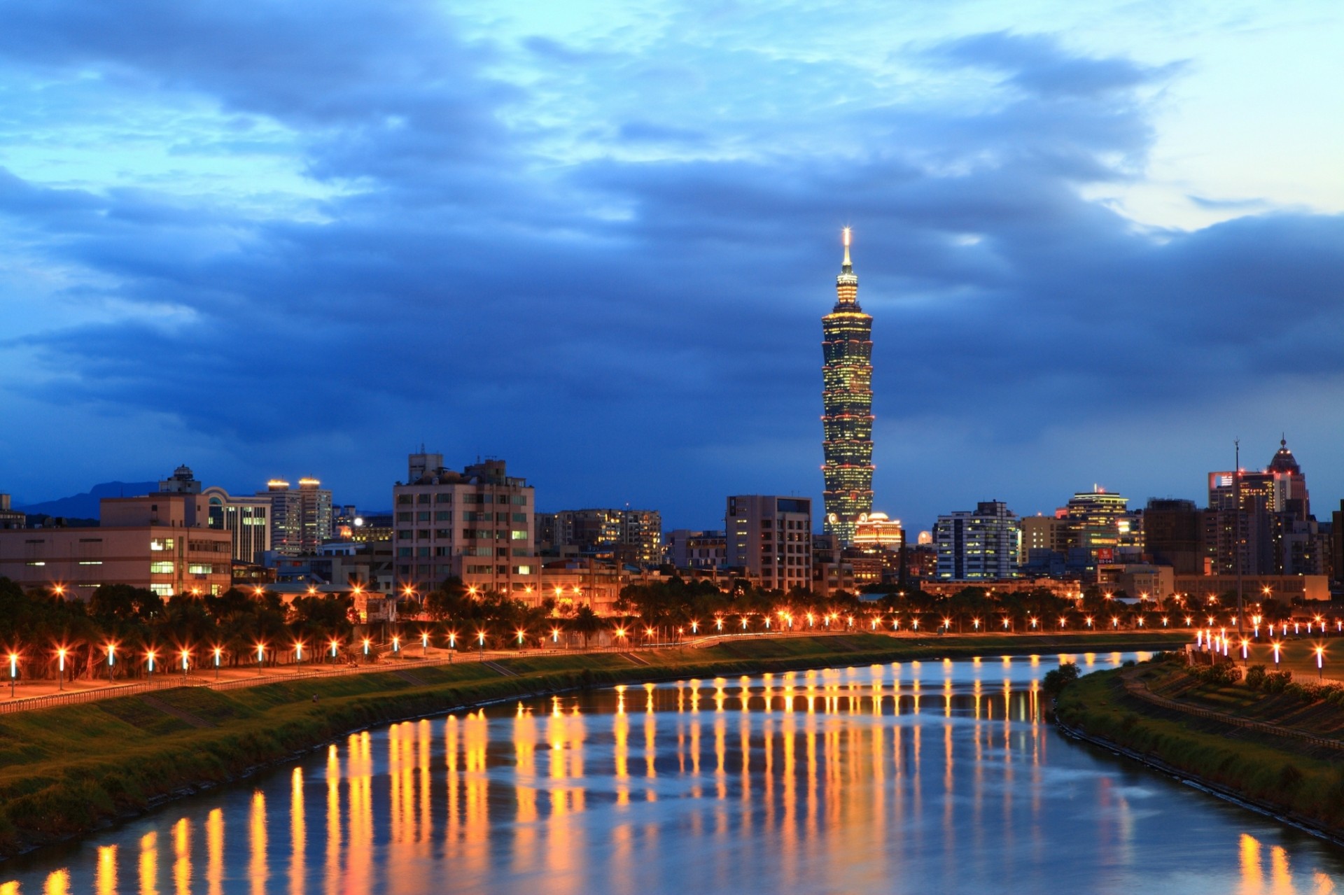 cielo nuvole fiume sera cina luce riflessione città luci taiwan taipei luci notte