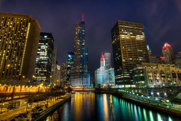 Lumières de nuit lumineuses de Chicago