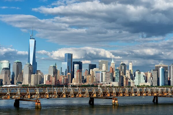 Panoramablick auf New York City in der Bucht