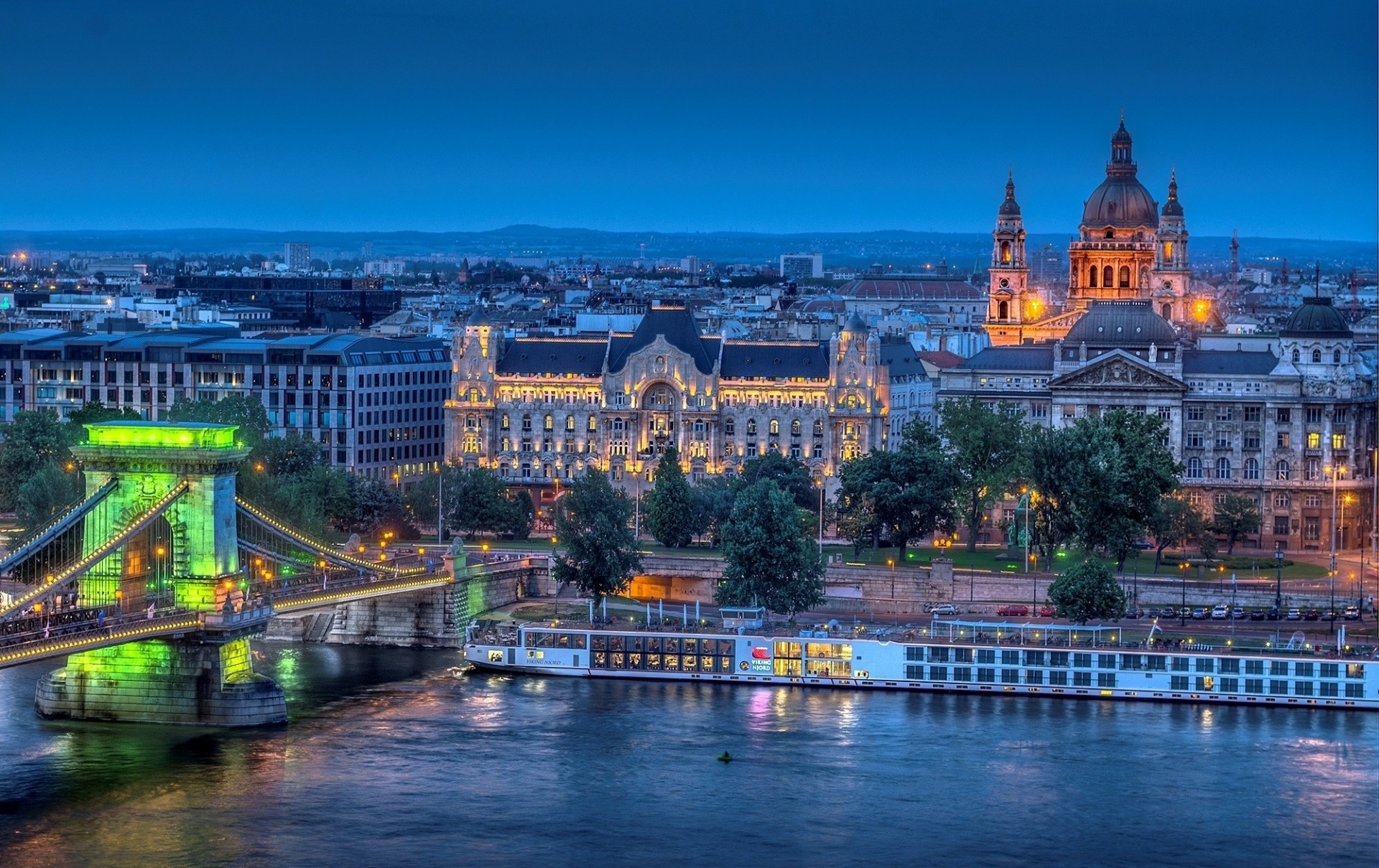 temple cathedral river budapest hungary szechenyi chain bridge st. stephen s basilica danube