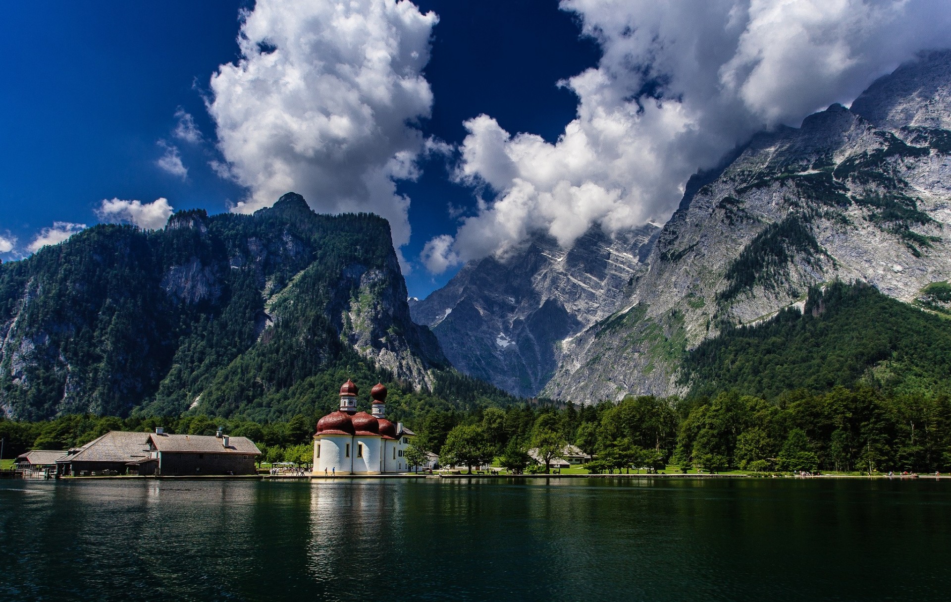 alpes bávaros iglesia lago alpes baviera alemania reparación montañas wenzmann lago königssee montaña wenzmann