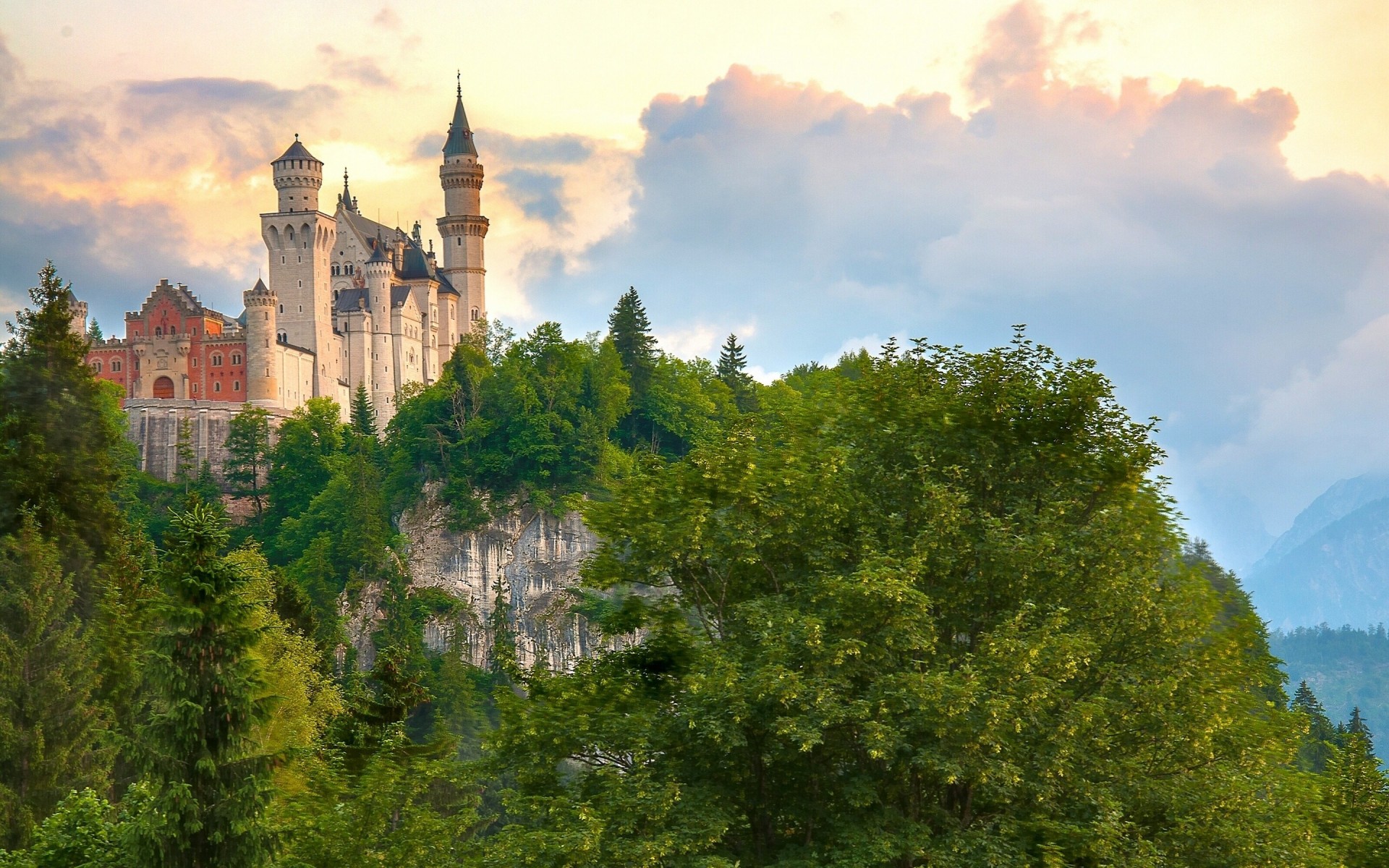 blocco foresta baviera germania riparazione castello di neuschwanstein rocce