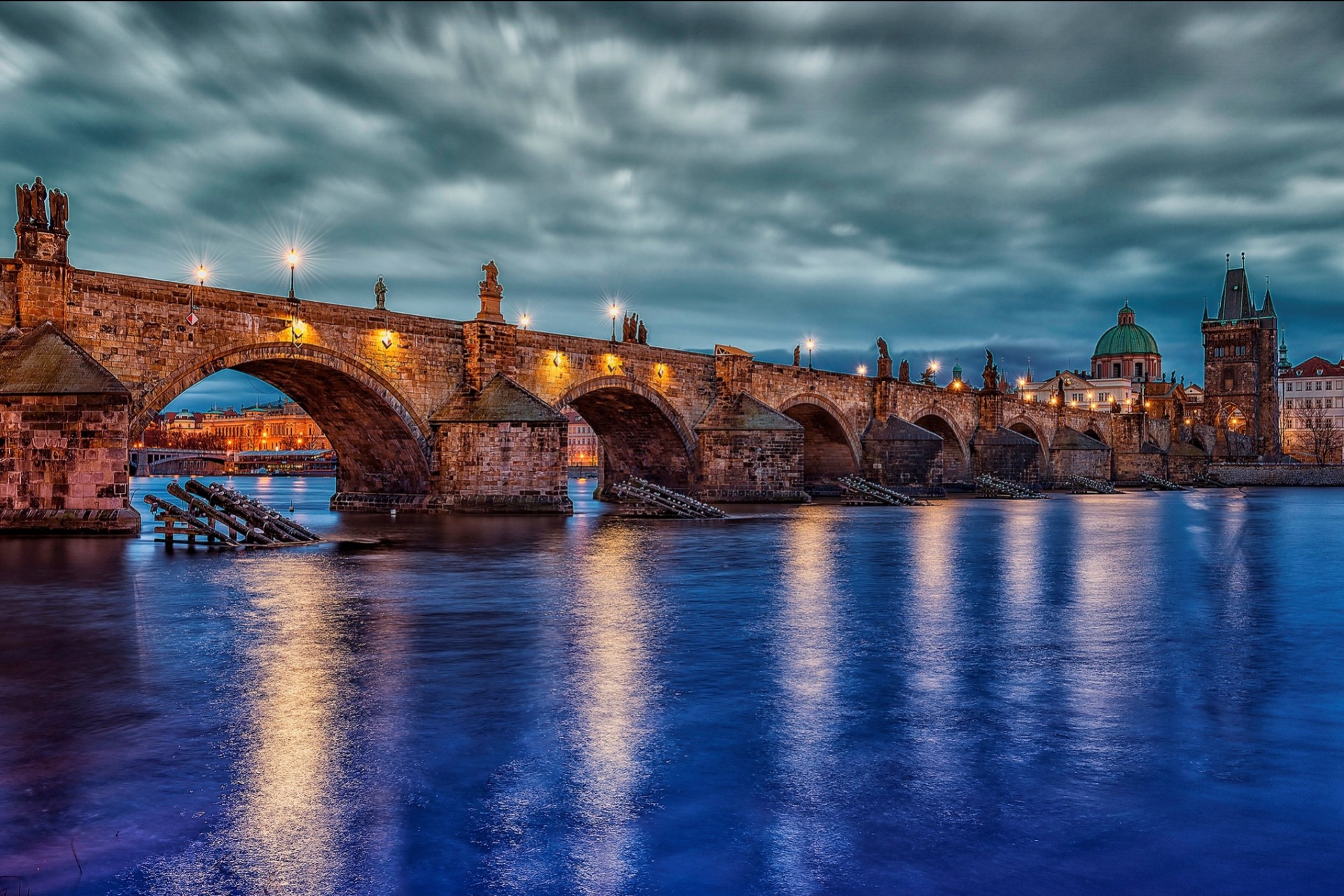 vltava nuages tchèque architecture rivière république pont charles ville nuit ciel prague josefov