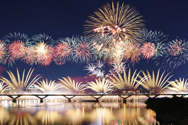 Saluts sur le pont dans le ciel nocturne