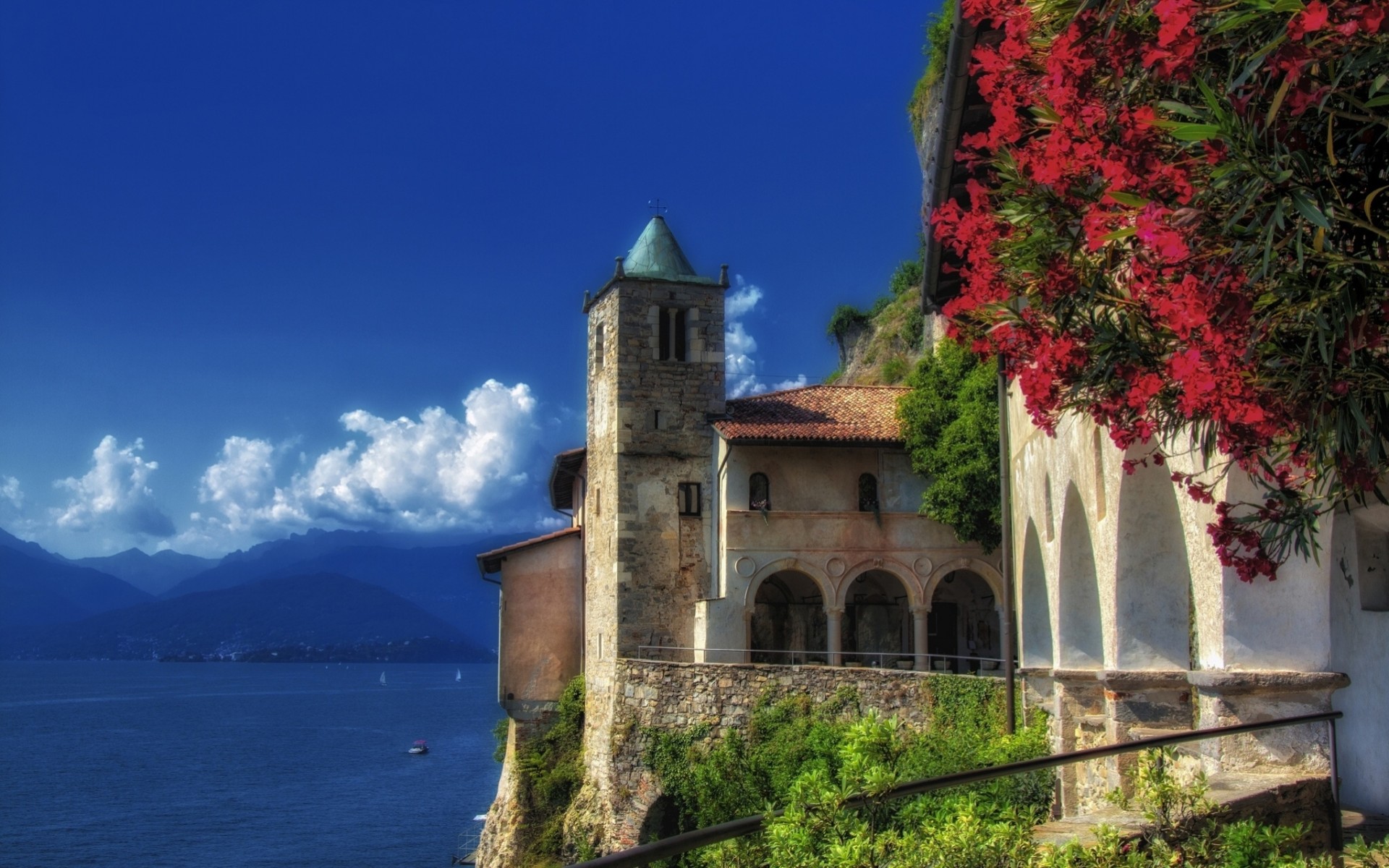 italien landschaft kloster lombardei see lago maggiore leggiuno kloster santa caterina del sasso berge